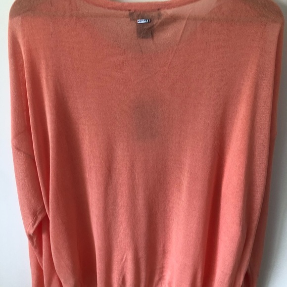 Gorgeous DKNY top - Picture 2 of 2